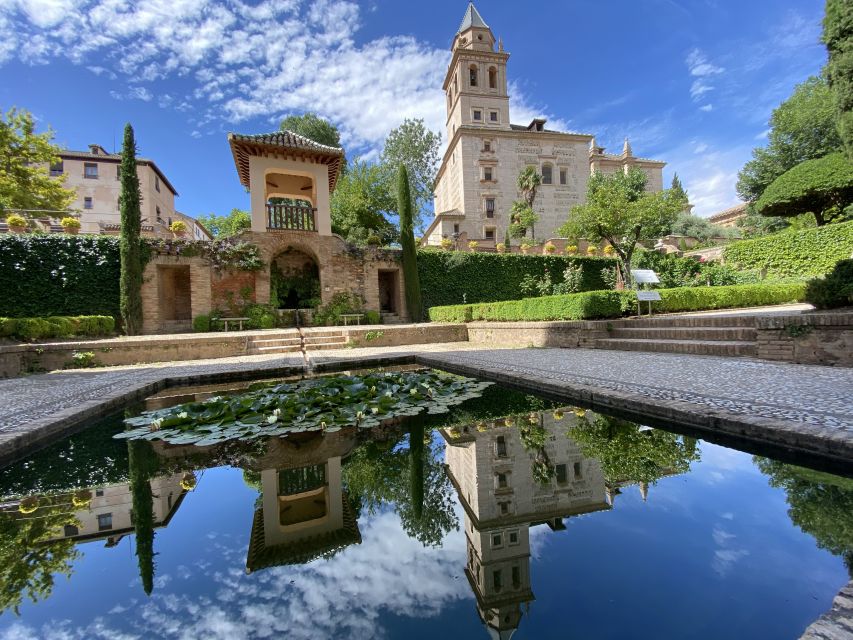 Granada: Alhambra, Alcazaba, and Generalife Private Tour - Prohibited Items and Closure Dates