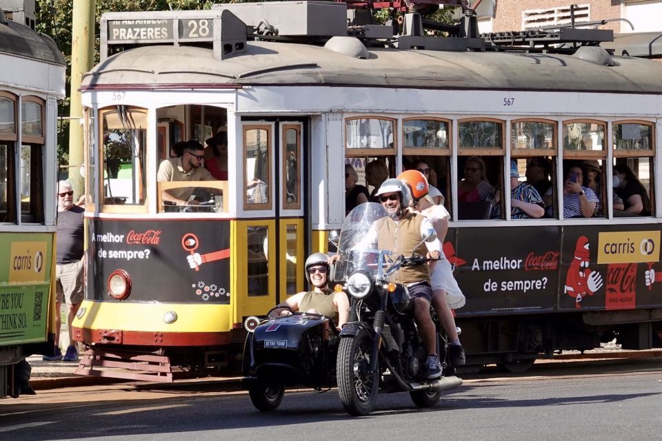 Lisbon : Private Motorycle Sidecar Tour (1h30) - Wheelchair Accessibility