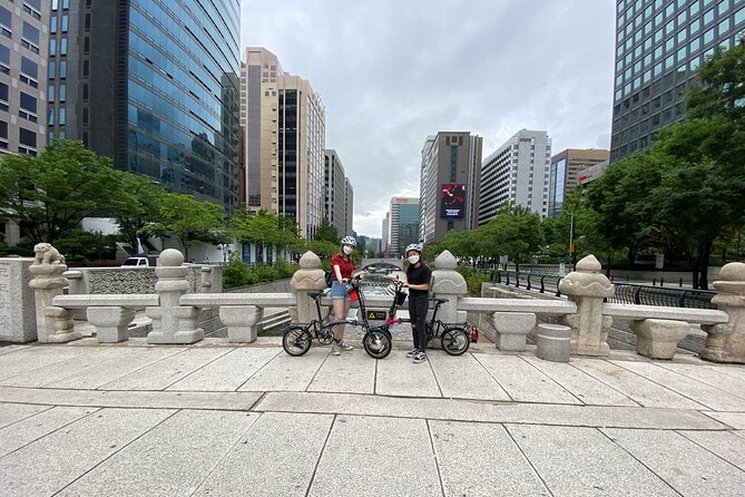 Market Food Tour & Evening E-bike Ride in Seoul - Important Health and Age Restrictions