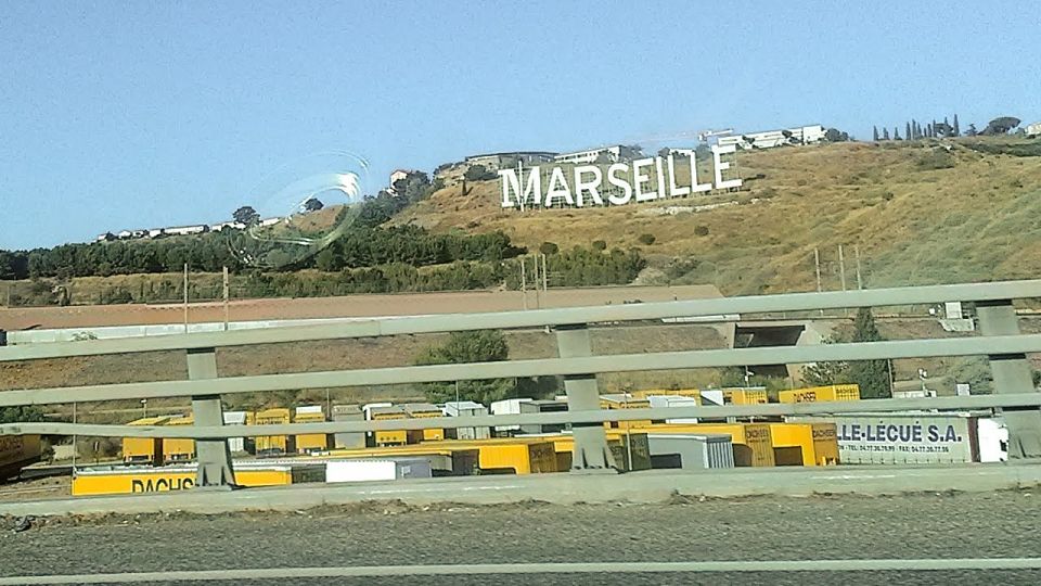 Marseille: Self-guided Like a Local Highlights Day Tour - Navigating the City Like Locals