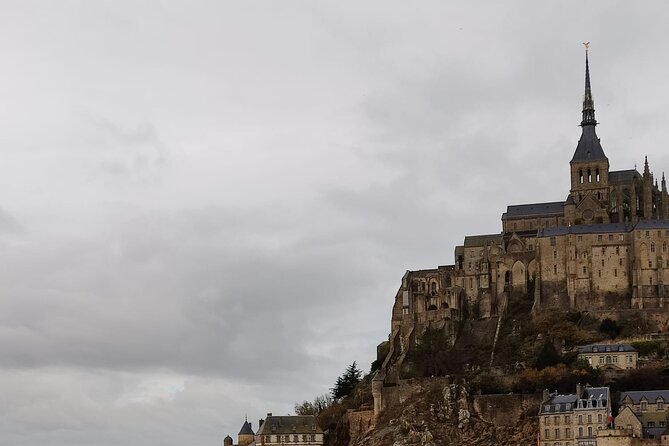 Mont Saint Michel Private VIP Tour With Champagne From Paris - Champagne Inclusions