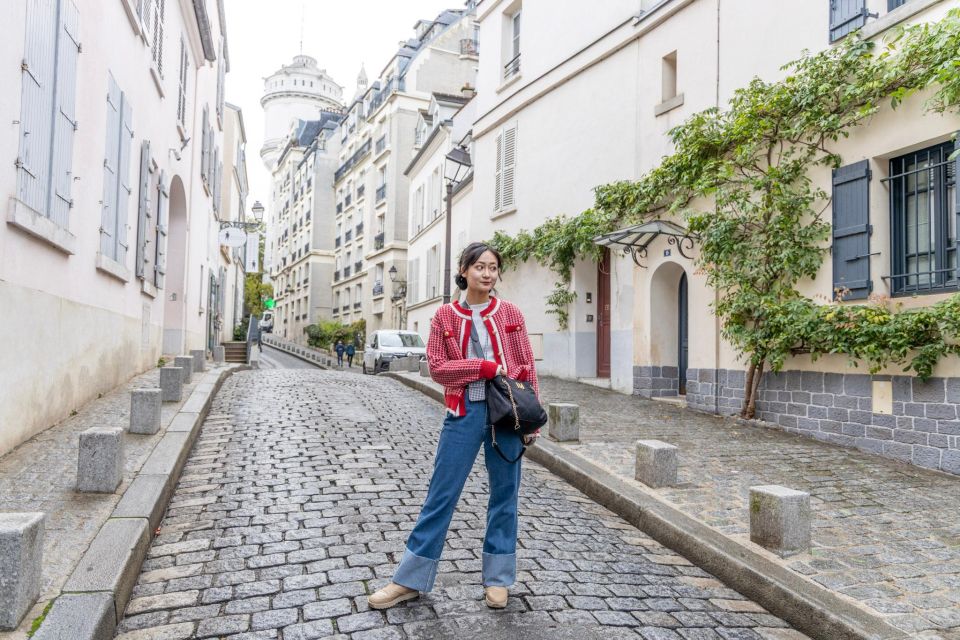 Montmartre Sacre Coeur Area Photoshoot by Paris Photographer - Booking and Cancellation Policies