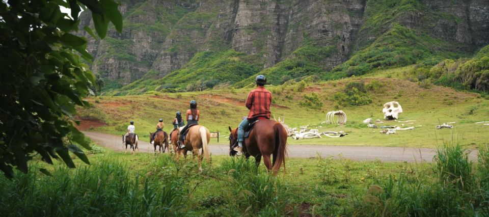 Oahu: Kualoa Hills and Valleys Horseback Riding Tour - What to Bring