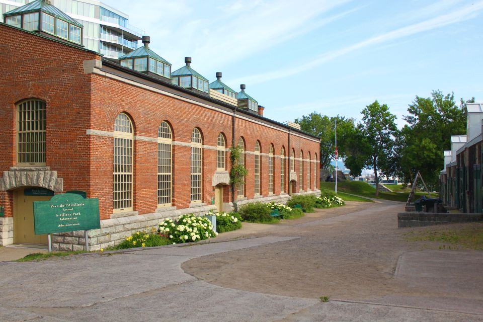 Québec: Fortifications of Old Québec Guided Walking Tour - Meeting Point