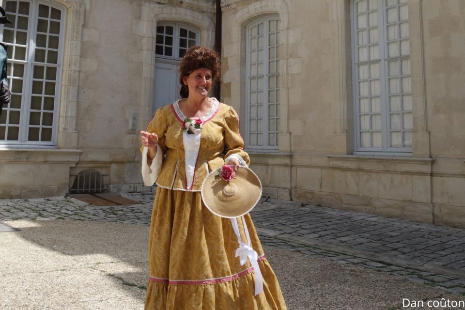 The Opulence of La Rochelle Merchants in the 18th Century - Social Etiquette and Entertainment