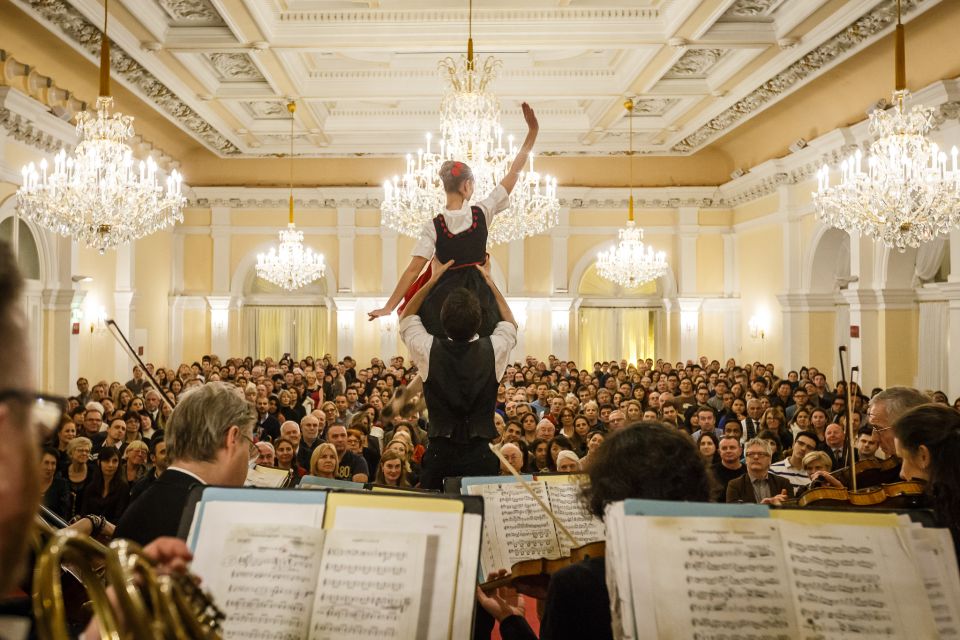 Vienna: Strauss & Mozart Christmas Gala at Kursalon - Guest Services