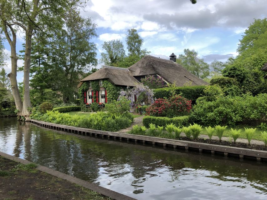 Amsterdam: Keukenhof Tulip Garden and Giethoorn Experience - Common questions