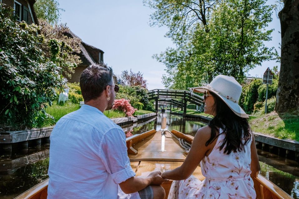 Giethoorn: Walking Tour Canalboats, Old Dutch Houses & More! - Directions