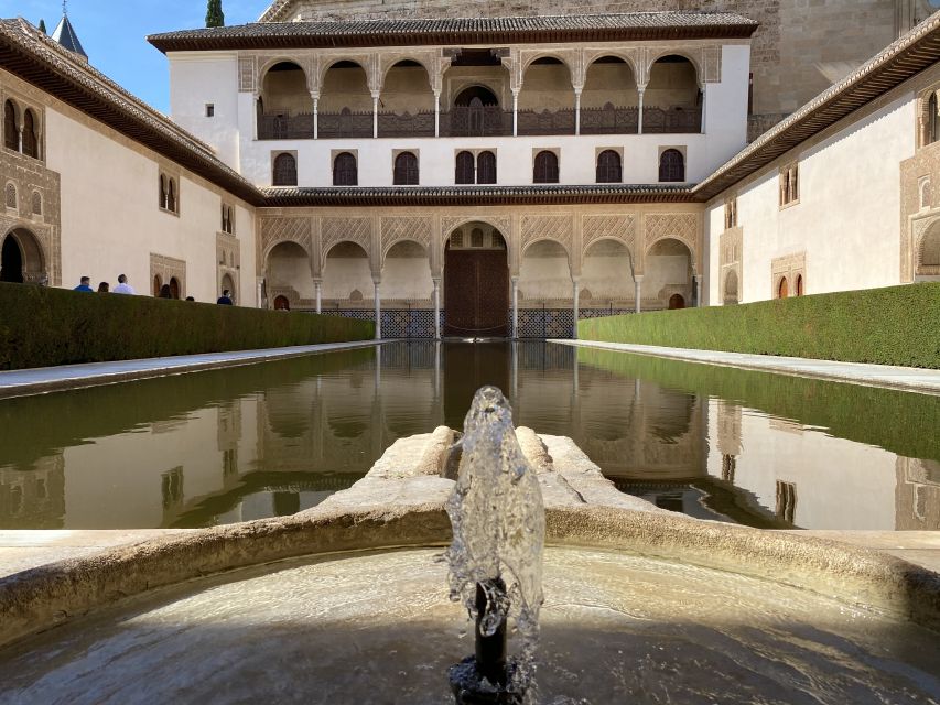 Granada: Alhambra, Alcazaba, and Generalife Private Tour - Customer Reviews and Recent Highlights