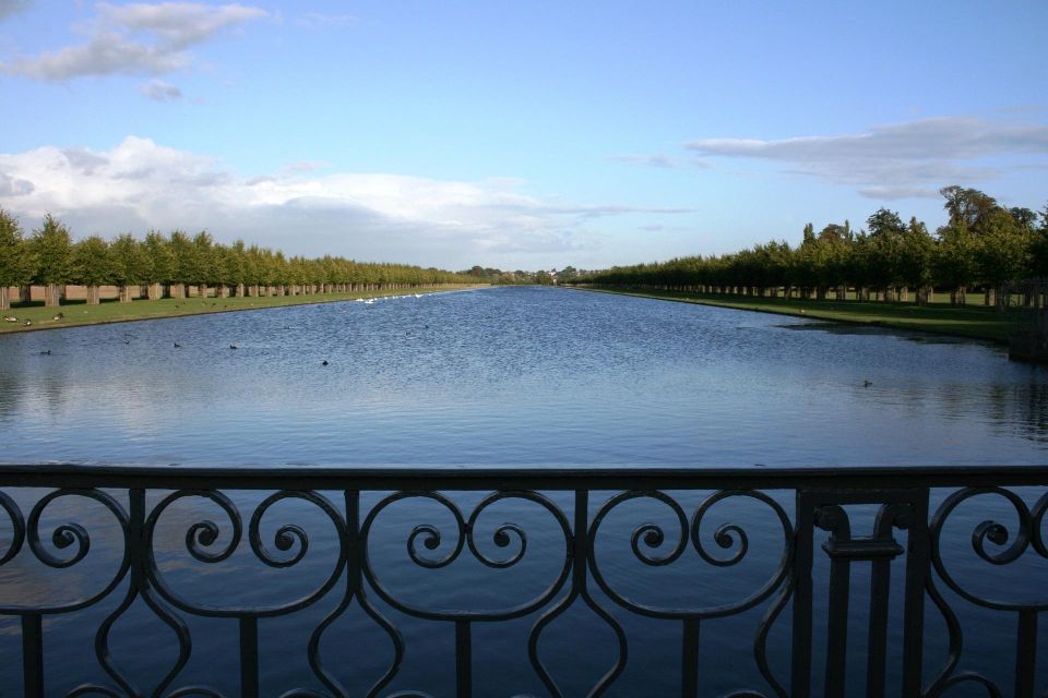 Hampton Court Palace Private Tour With Fast Track Entry - Inclusions in the Tour Package