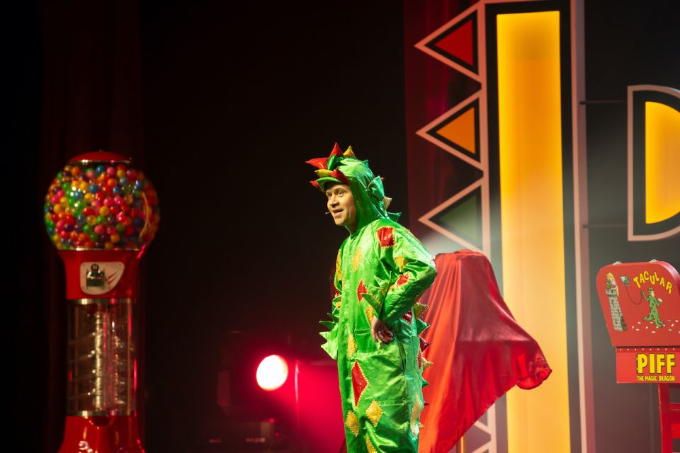 Las Vegas: Piff the Magic Dragon Show at the Flamingo - Common questions