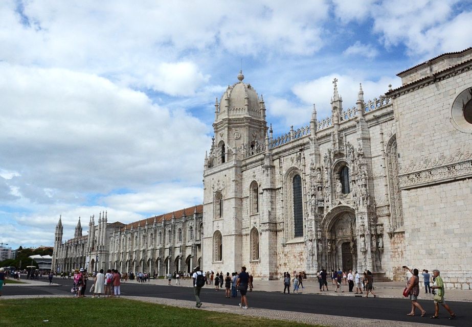 Lisbon: Cristo Rei, Belém, Aqueduct, and LxFactory Van Tour - Price