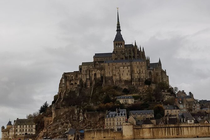 Mont Saint Michel Private VIP Tour With Champagne From Paris - Departure Information