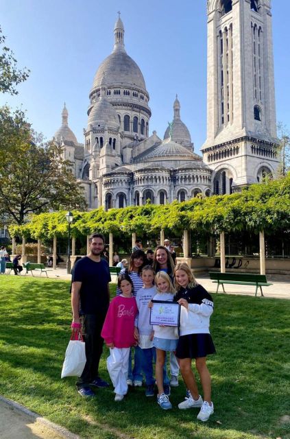 Montmartre: Guided Tour From Moulin Rouge to Sacré-Coeur - Exploring the Heart of Montmartre