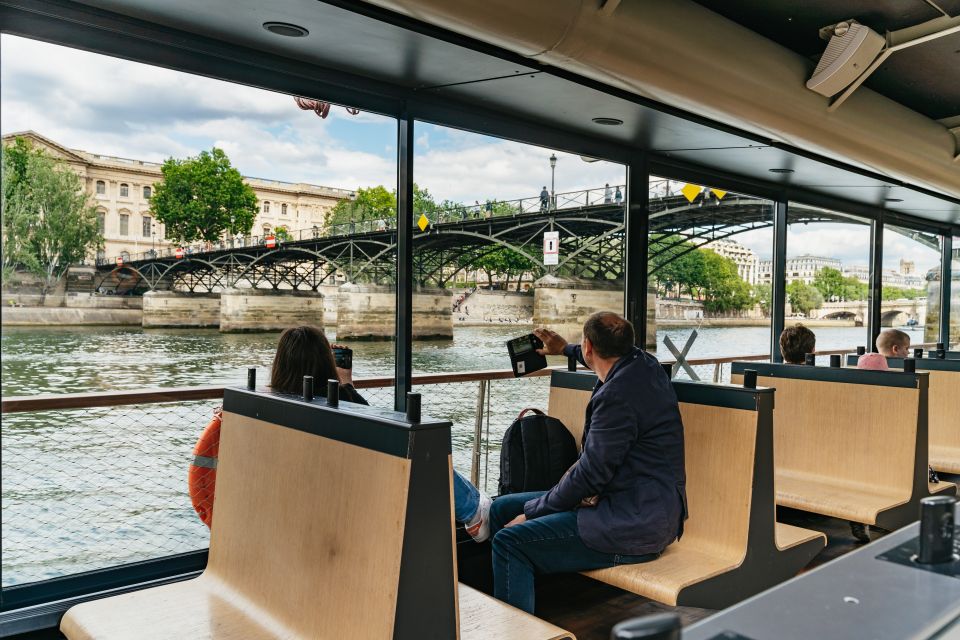 Paris: 1-Hour River Seine Cruise With Audio Commentary - What to Expect On Board