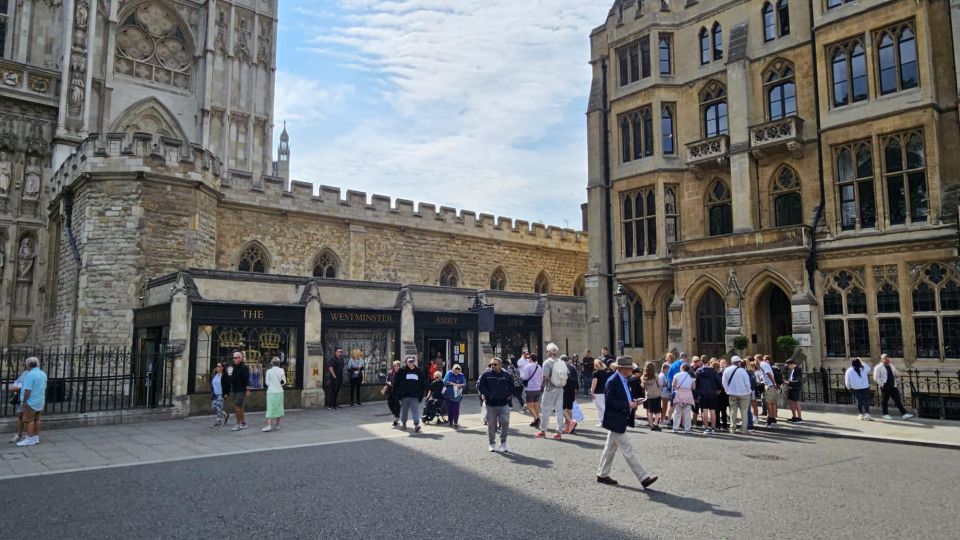 VIP Skip the Line Westminster Abbey & The Crown Highlights - Directions