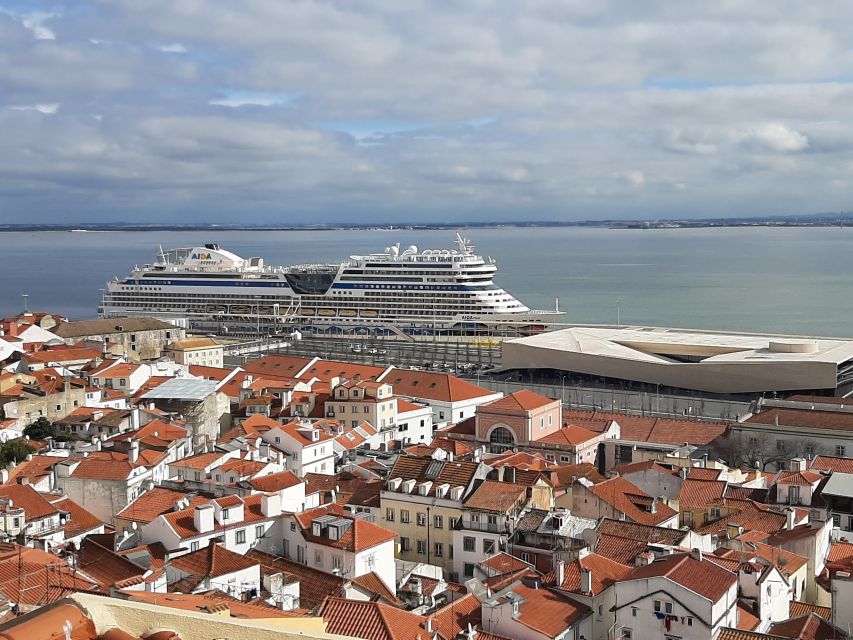 Lisbon: Private Tuk-Tuk Tour - Meeting Point