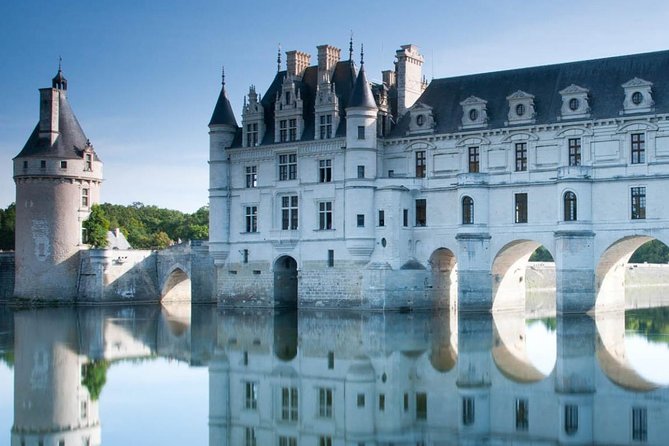 Loire Valley 2 Full Days Private Tour All Inclusive From Paris by TGV Train. - Common questions