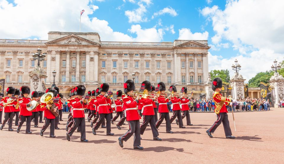 London: Buckingham Palace State Rooms W/ Bus and Boat Tour - Common questions