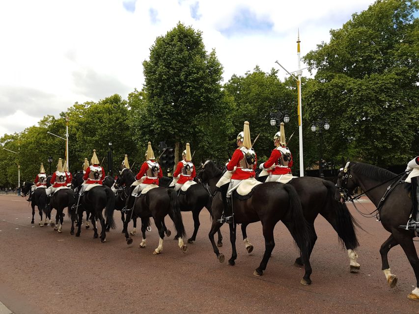 London: Changing of the Guard & Westminster Abbey - Small Group Tour Details