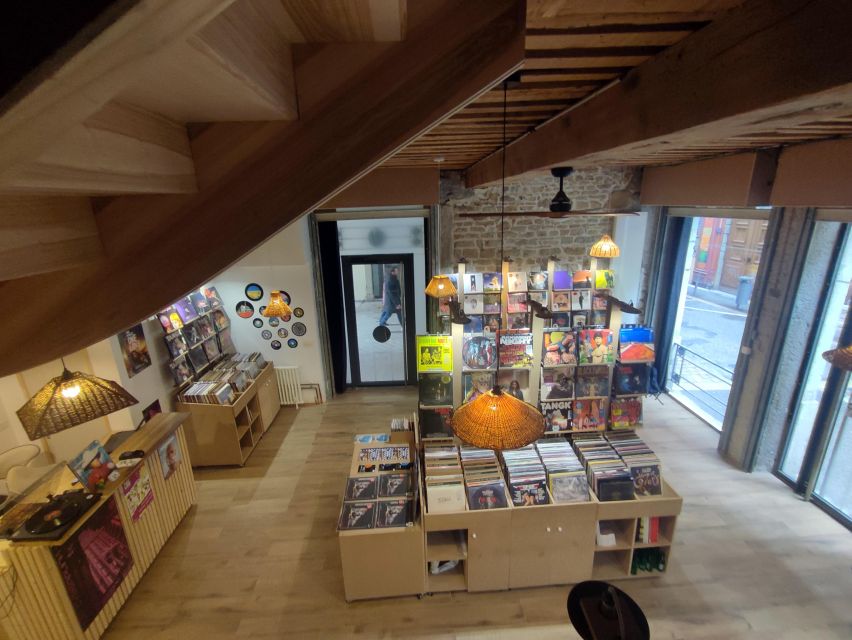 Lyon Croix Rousse : Wine Tasting & Record Shops Tour - Experience Highlights