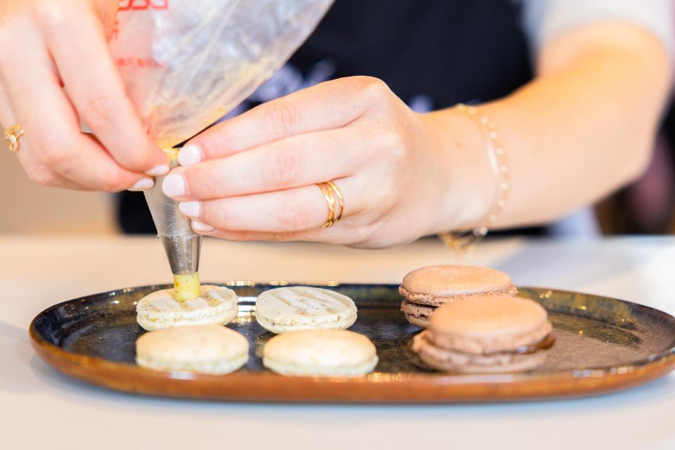 Paris: Macaron Class at Galeries Lafayette - Common questions