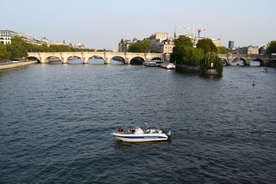 Paris Private Boat Seine River Start Near Eiffel Tower - Meeting Point Information