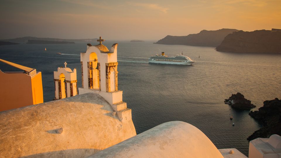 Santorini : Oia and Ammoudi - Private Sunset Experience - Sunset Views at Oia