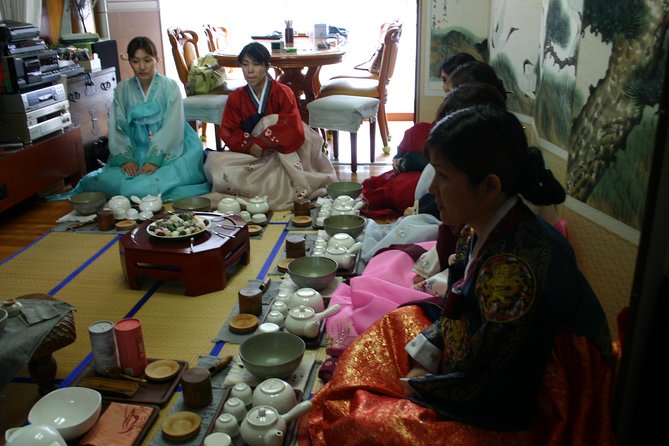 Seoul Cultural Tour - Kimchi Making, Gyeongbok Palace With Hanbok - Reviews From Past Travelers