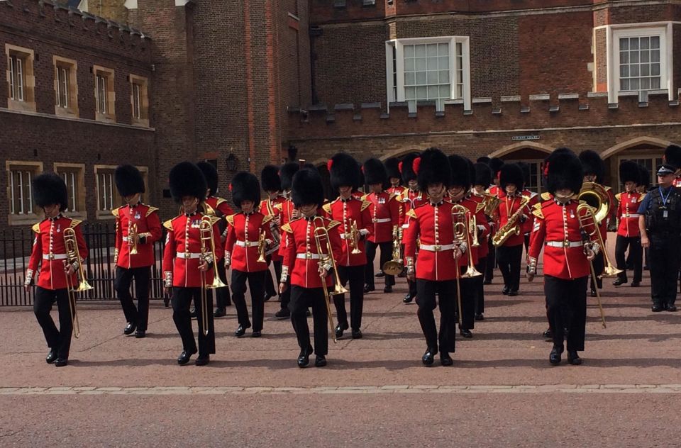 London: Top 30 Sights Walking Tour and Clink Prison Entry - Directions and Meeting Point