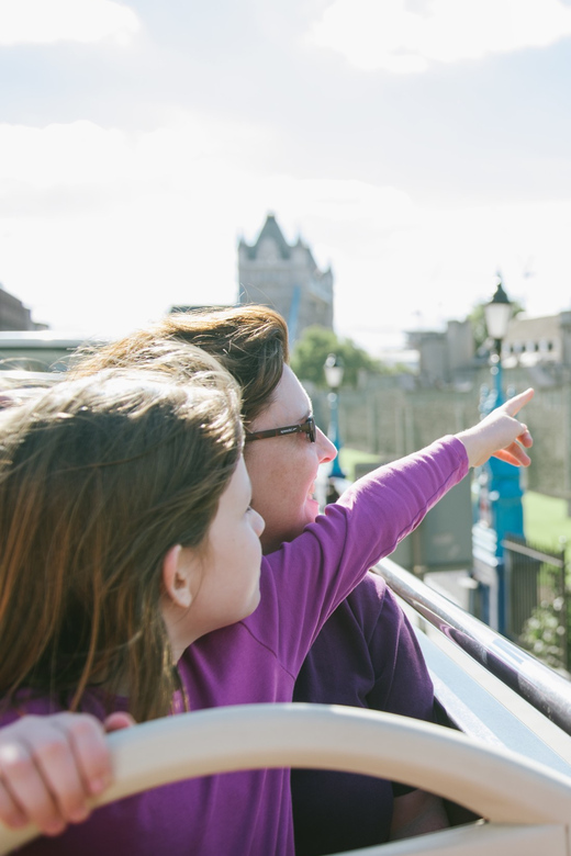 London: Tower of London, Hop-on, Hop-off Bus & River Cruise - Common questions