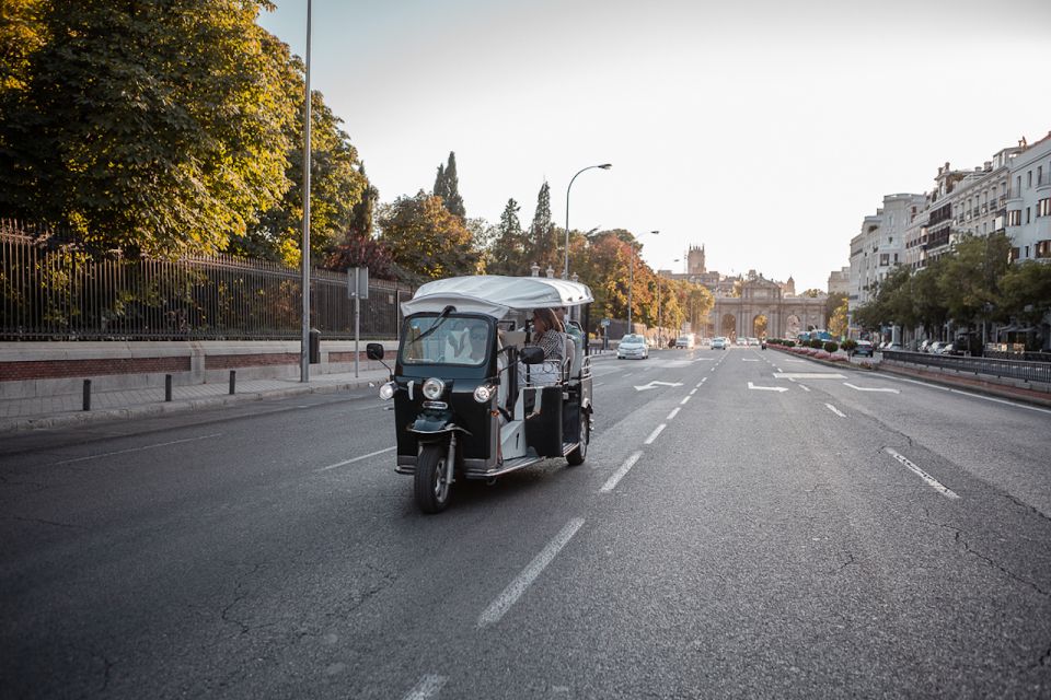 Madrid: Private City Tour by Eco Tuk Tuk - Highlights