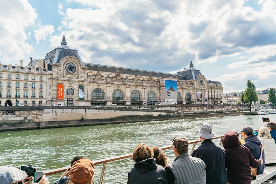 Paris: 1-Hour River Seine Cruise With Audio Commentary - Practical Tips and Reminders