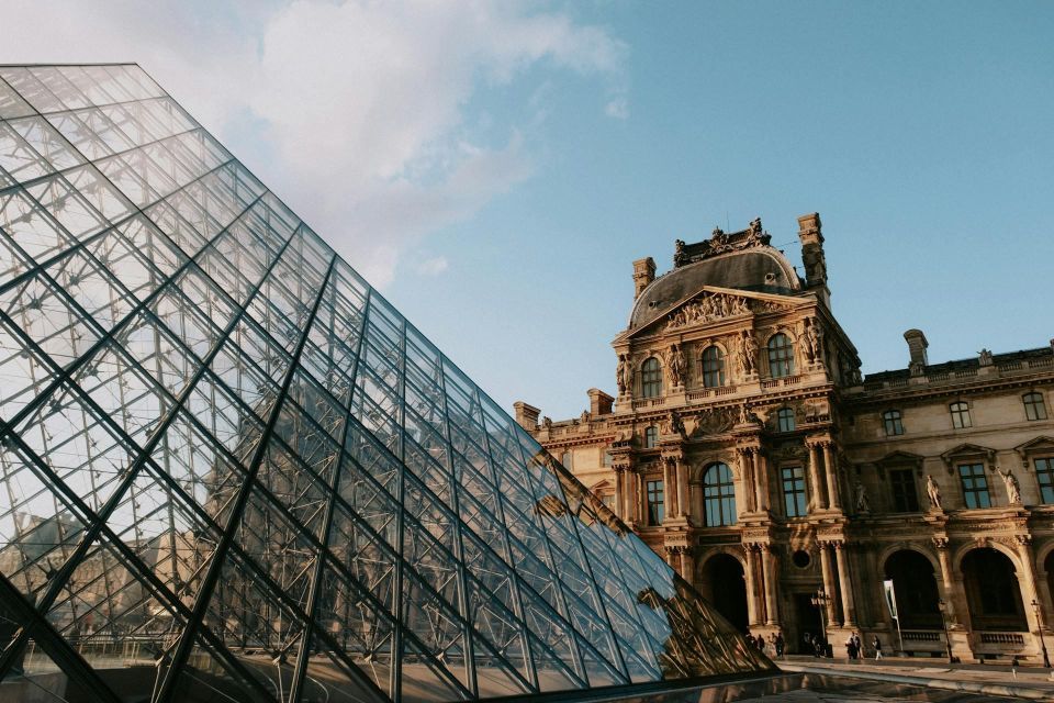 Paris - Louvre Pyramid : The Digital Audio Guide - Technical Requirements Needed