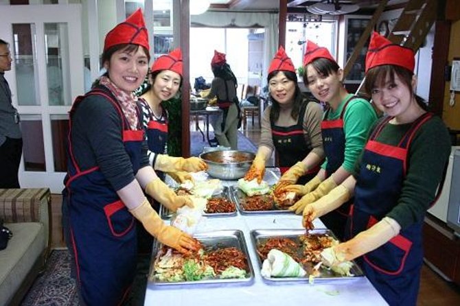 Seoul Cultural Tour - Kimchi Making, Gyeongbok Palace With Hanbok - Book Your Cultural Adventure Today