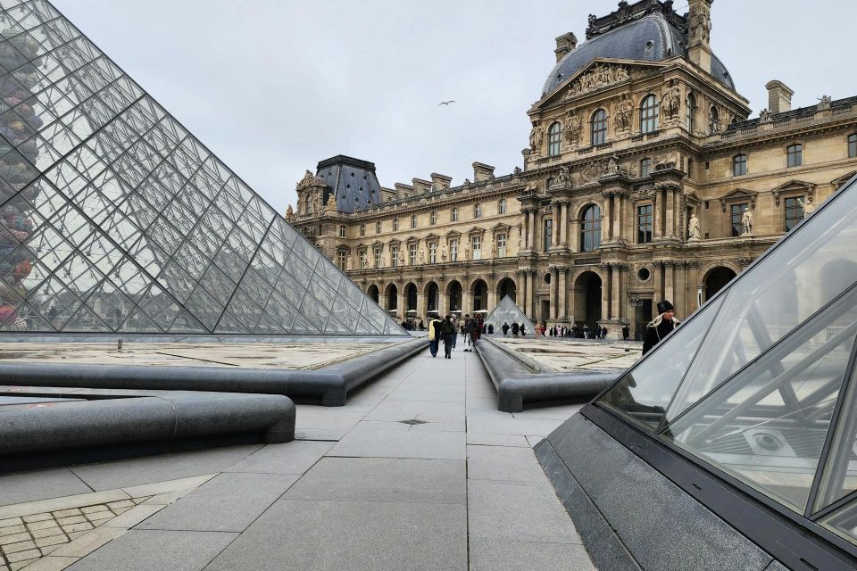 Paris - Louvre Pyramid : The Digital Audio Guide - Tips for Maximizing Fun