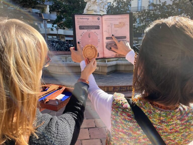 Athens: Treasure Hunt Walking Tour The Lost Library