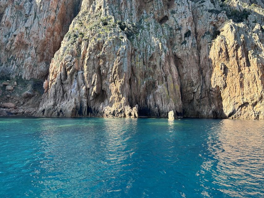 Cargo: The Calanques of Piana - Key Points