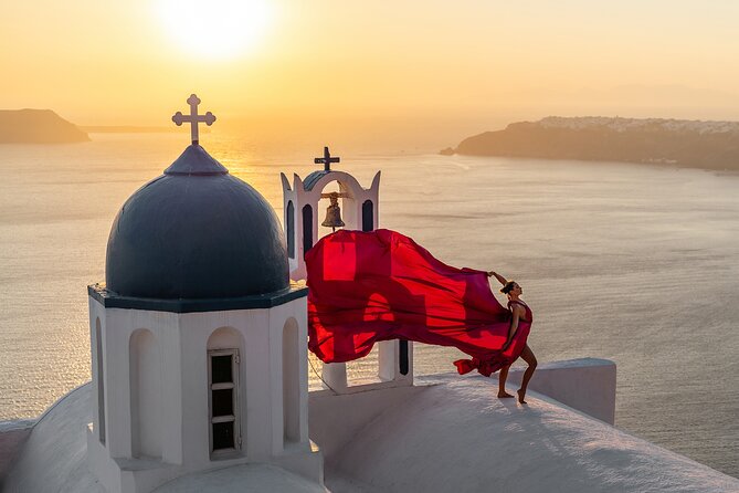 Flying Dress Photoshoot in Santorini by Flying Dress - Key Points