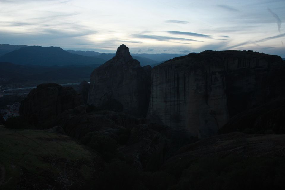 From Ioannina Sunset Tour to Meteora Rocks & Monasteries - Key Points