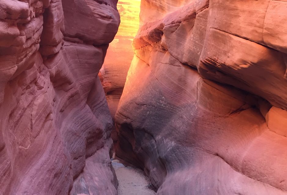 From Kanab: 3-Hour Peek-a-Boo Slot Canyon Hiking Tour - Tour Overview