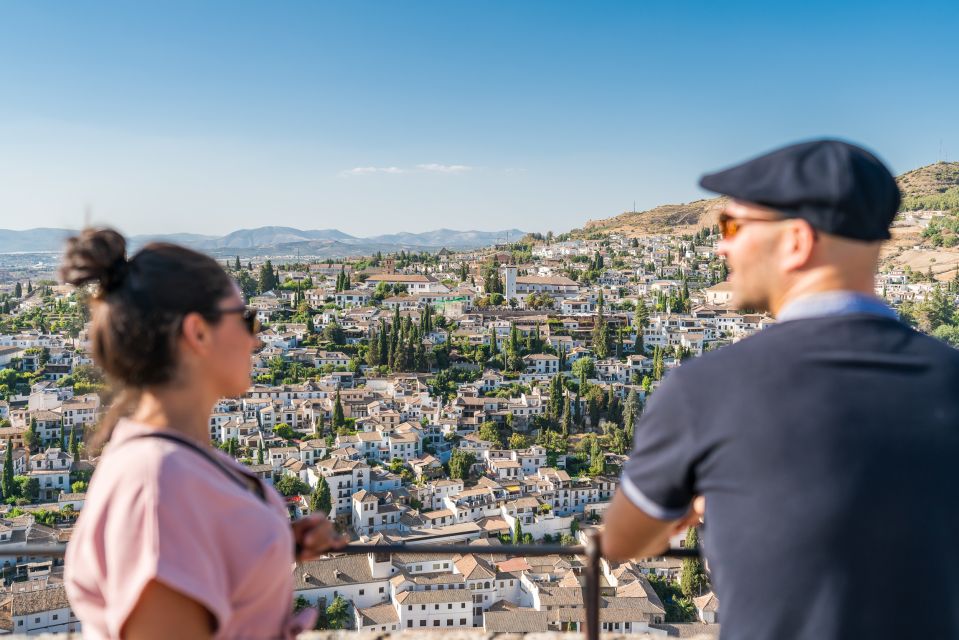 Granada: Alhambra Ticket and Guided Tour With Nasrid Palaces - Tour Experience