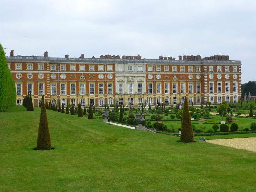 Hampton Court Palace Private Tour With Fast Track Entry - Key Points