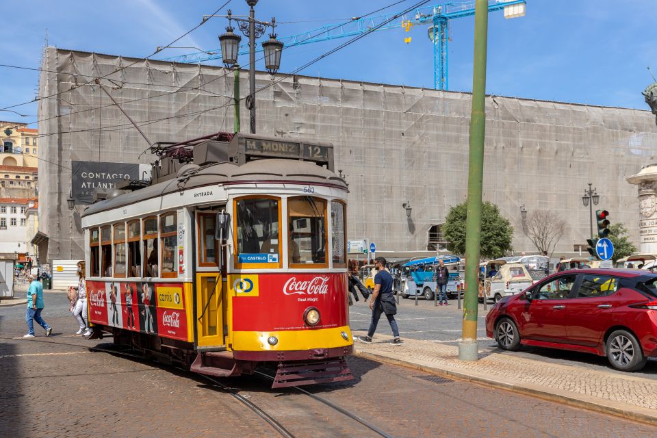 Lisbon: History, Stories and Lifestyle Walking Tour - Key Points