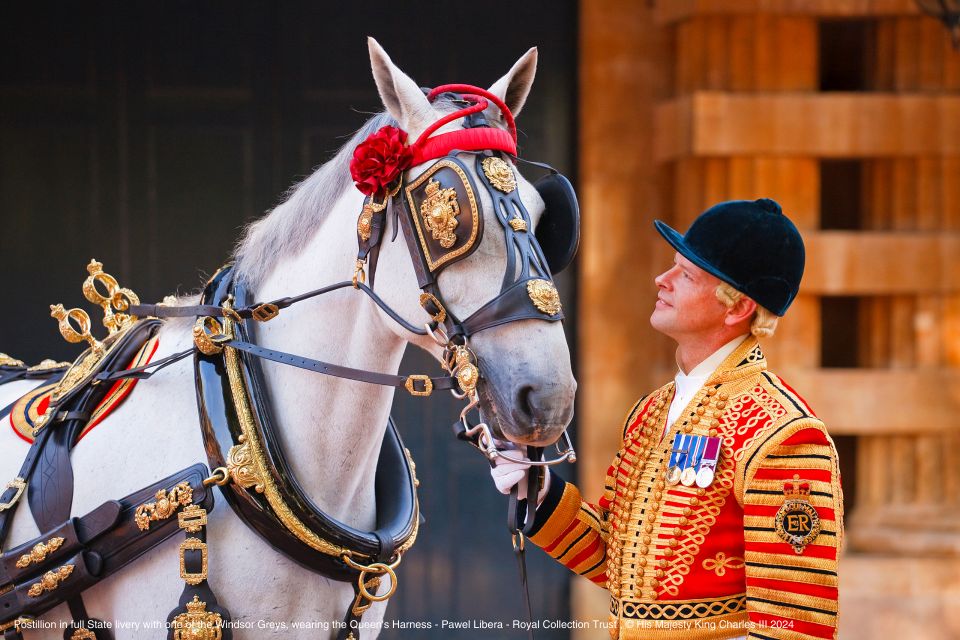 London: Royal Walking Tour With Palace or Mews Options - Key Points