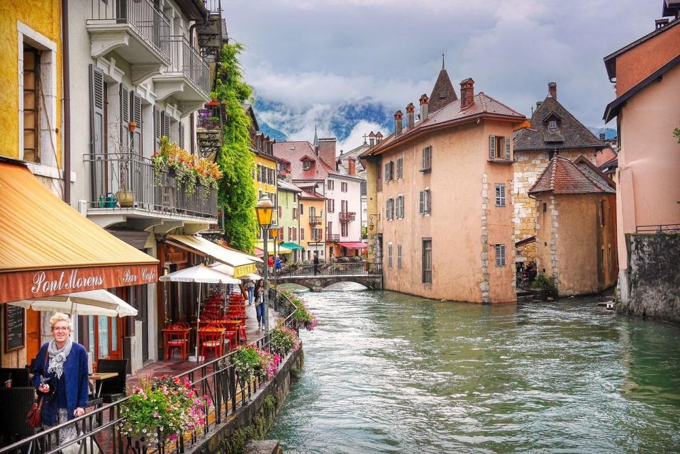 Lyon : Luxury Private Transfer to Annecy in Van - Key Points