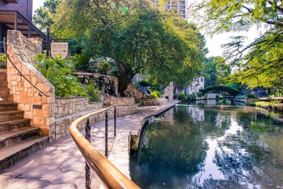 San Antonio: Small Group Tour W/ Alamo, Tower & River Cruise - Key Points