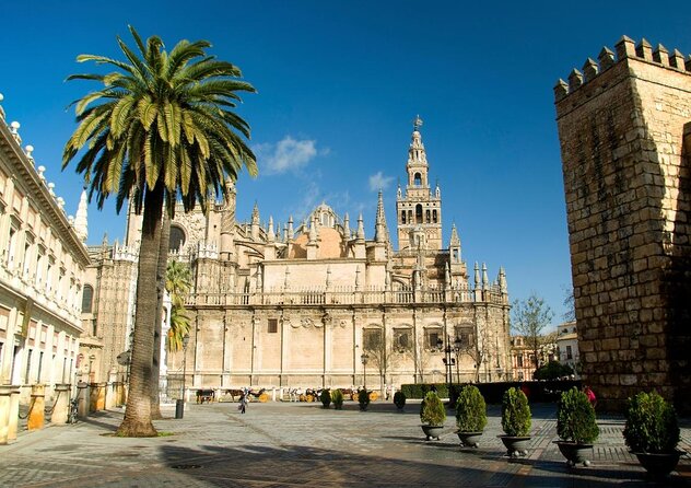 Santa Cruz Jewish Quarter Guided Tour in Seville - Key Points