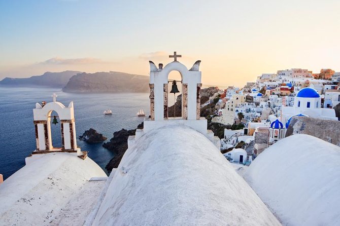 Santorini Private Cruise With BBQ and Drinks—Sunset or Daytime - Key Points