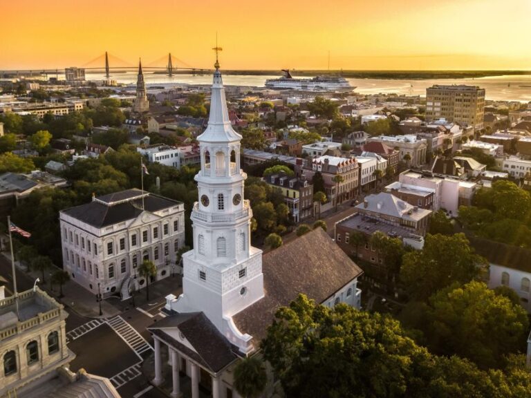 Cinematic, Self Guided Audio Ghost Tour in Charleston